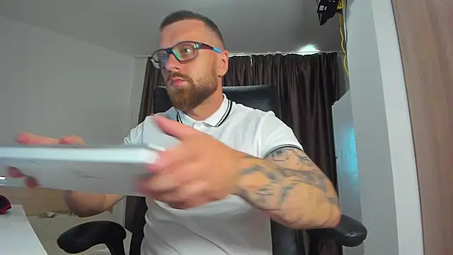 Findom_guy 在線直播表演