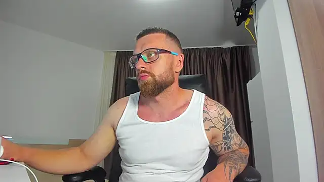 Webkamerov á show Findom_guy
