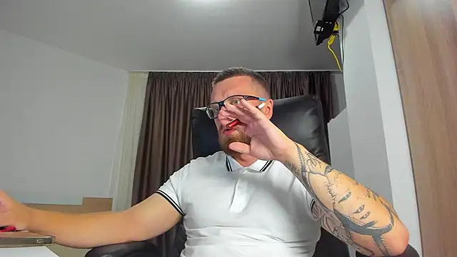 Webkamerová show Findom_guy