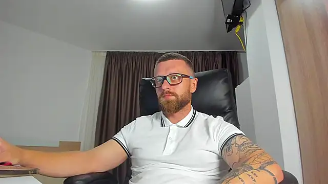 Findom_guy Show Webcam