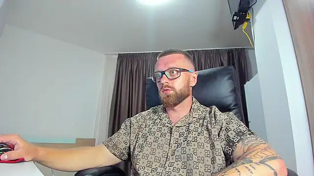 Webkamerová show Findom_guy