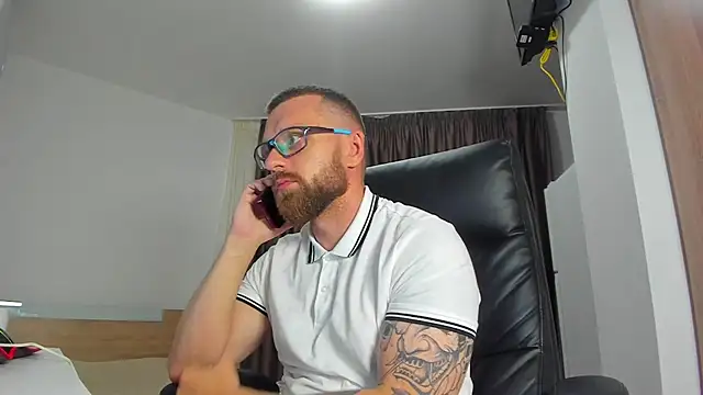 Findom_guy Adlı Modelin Web Kamerası Şovu