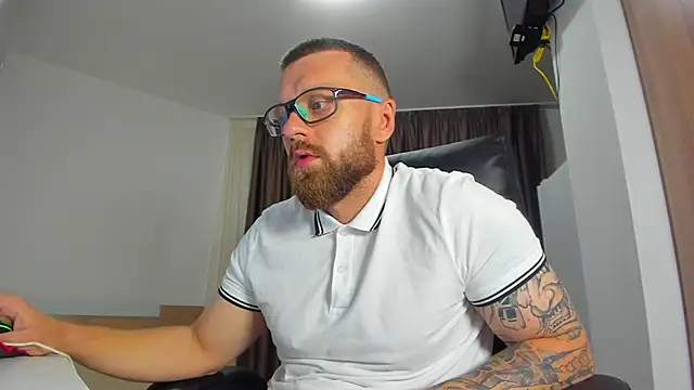 Webkamerová show Findom_guy