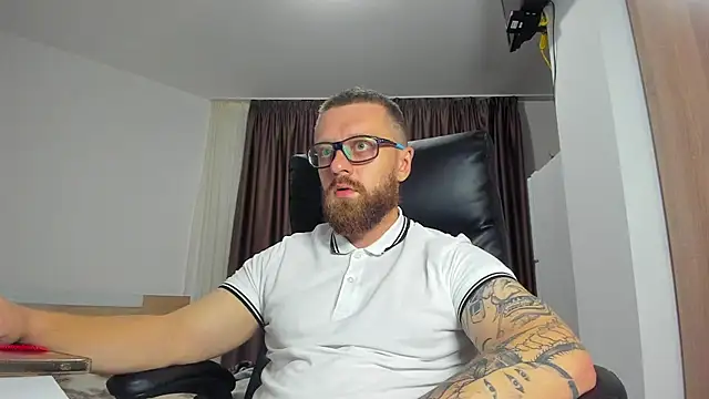 Webkamerová show Findom_guy