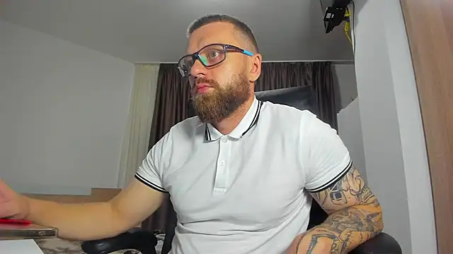 Webkamerová show Findom_guy