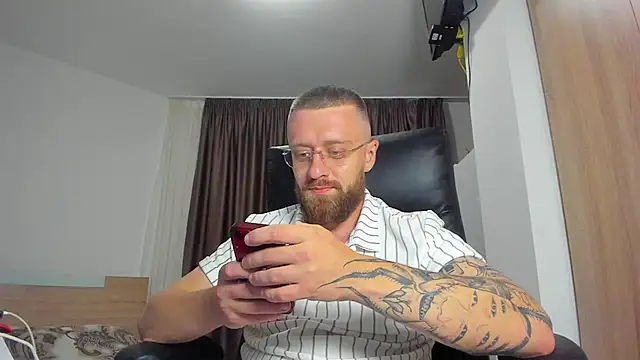 Findom_guy 网络视讯表演