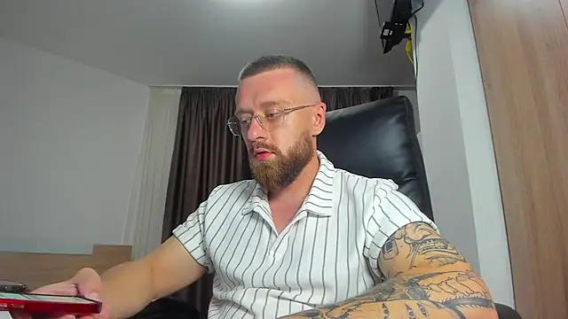 Webkamerová show Findom_guy