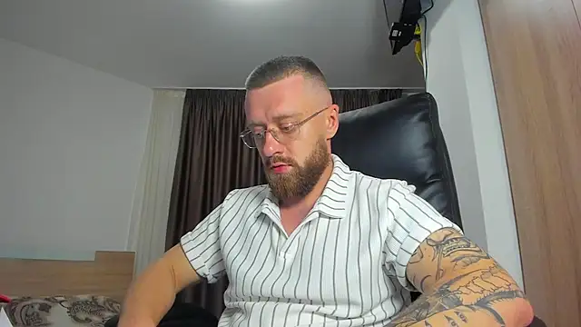 Webkamerová show Findom_guy