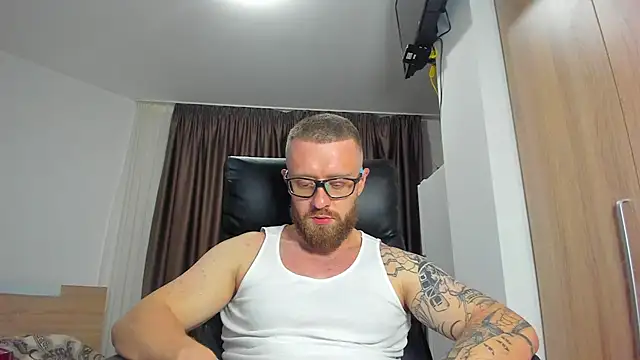 Findom_guy's Webcam Show
