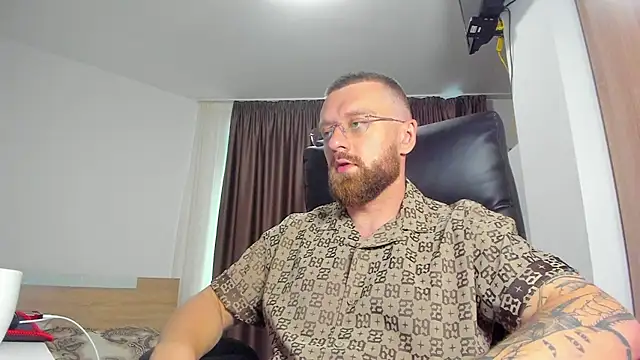 Findom_guy 网络视讯表演