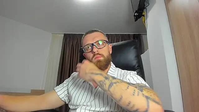 Webkamerová show Findom_guy