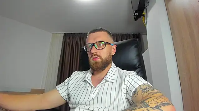Webkamerová show Findom_guy