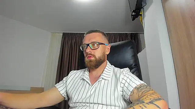 Findom_guy Adlı Modelin Web Kamerası Şovu
