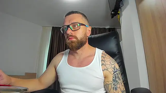 Findom_guyのウェブカメラショー