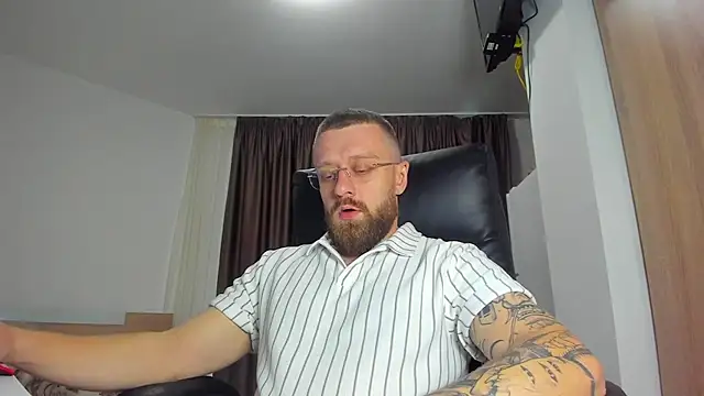 Findom_guy Pertunjukan Webcam