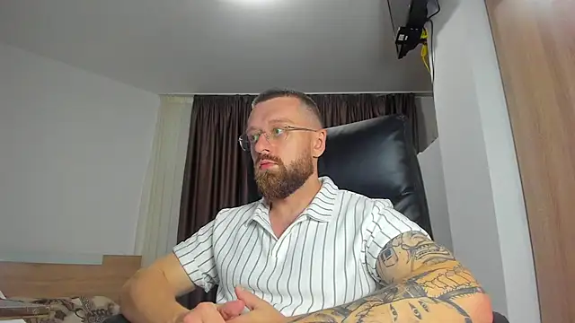 Webkamerová show Findom_guy