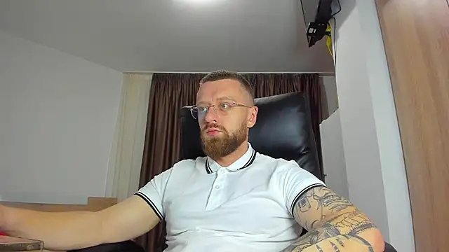 Webkamerová show Findom_guy