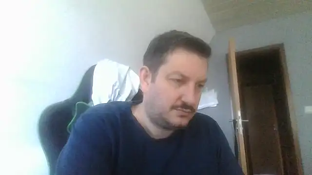 Golffahrer1982 Show in webcam