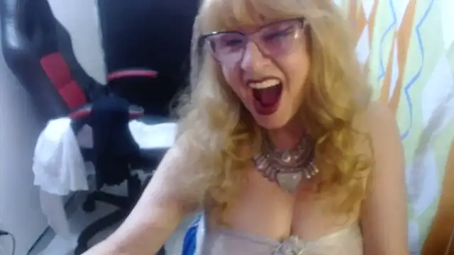KarimaSarabe's Webcam Show