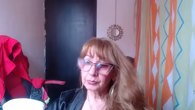Show modela KarimaSarabe na web-kameri