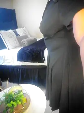 CURVEYDOLLXX's Webcam Show