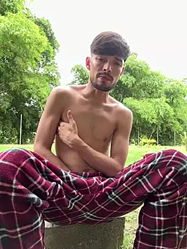 Show modela JacobBuccella na web-kameri