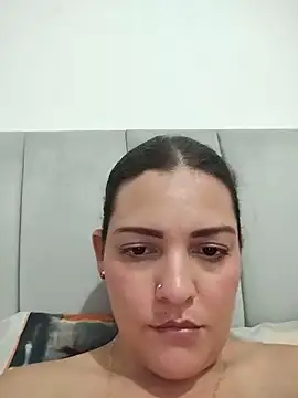 Chat XXX en directo de Mia_Hampton