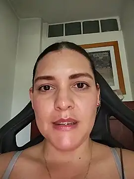 Mia_Hampton XXX чат на живо