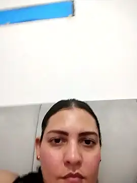 Mia_Hampton Adlı Modelin Canlı XXX Sohbeti