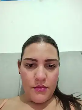 Mia_Hampton: онлайн-секс-чат