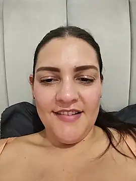 Mia_Hampton Adlı Modelin Canlı XXX Sohbeti