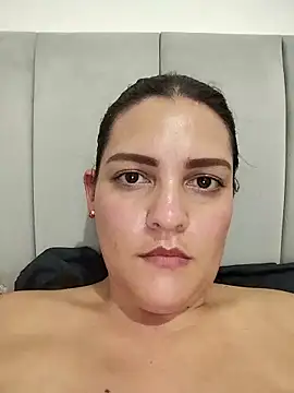 Mia_Hampton Chat XXX in diretta