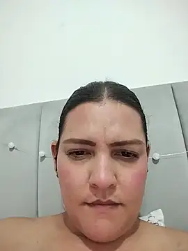 Chat XXX en directo de Mia_Hampton