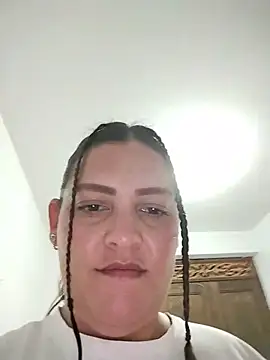 Chat XXX en directo de Mia_Hampton