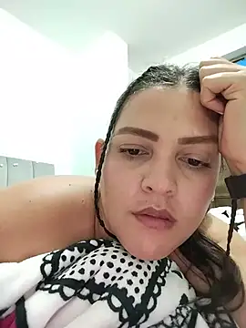Mia_Hampton Chat XXX in diretta