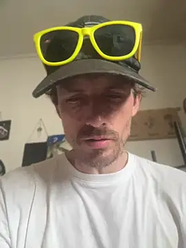 KBONE36 Show in webcam