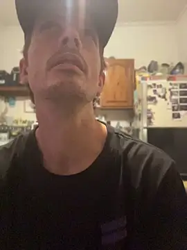 KBONE36 Show in webcam