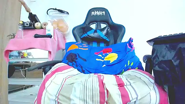 Show Webcam de hugeeblackcock