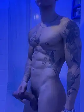 Anthuan_Thickboy: διαδικτυακό σόου στην κάμερα