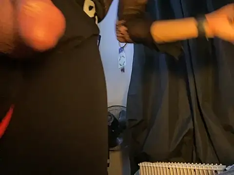הופעת וובקאם של MaxSpadeErotica