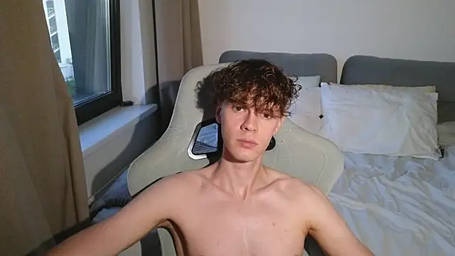 Show modela cute_thomas na web-kameri