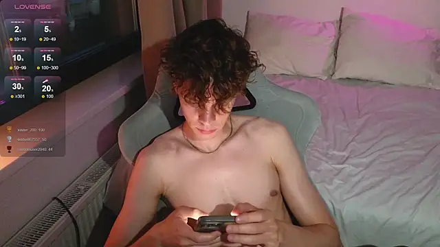 Pokazy przed kamerką – cute_thomas