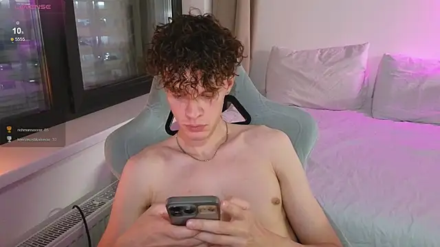 cute_thomas webcam show