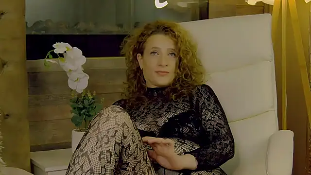 EveHamilton's Live XXX Chat