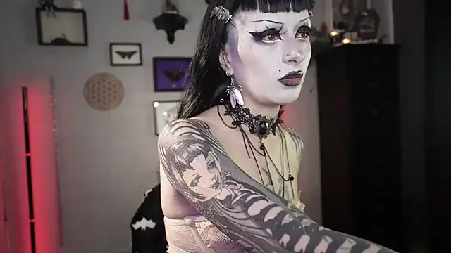 insania_9999_'s Live XXX Chat