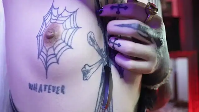 insania_9999_ Chat XXX in diretta