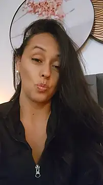 צ'אט XXX בשידור חי של SaharaGarcia__