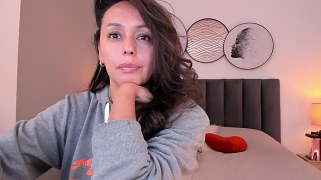 SaharaGarcia__'s Live XXX Chat