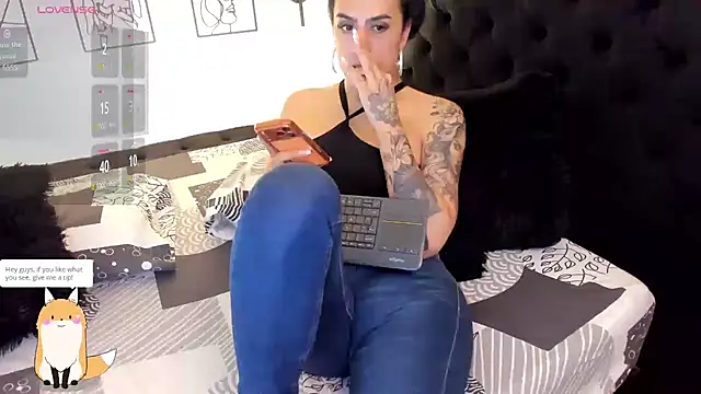 LauBm01's Webcam Show
