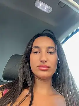 Show modela cassandra47 na web-kameri